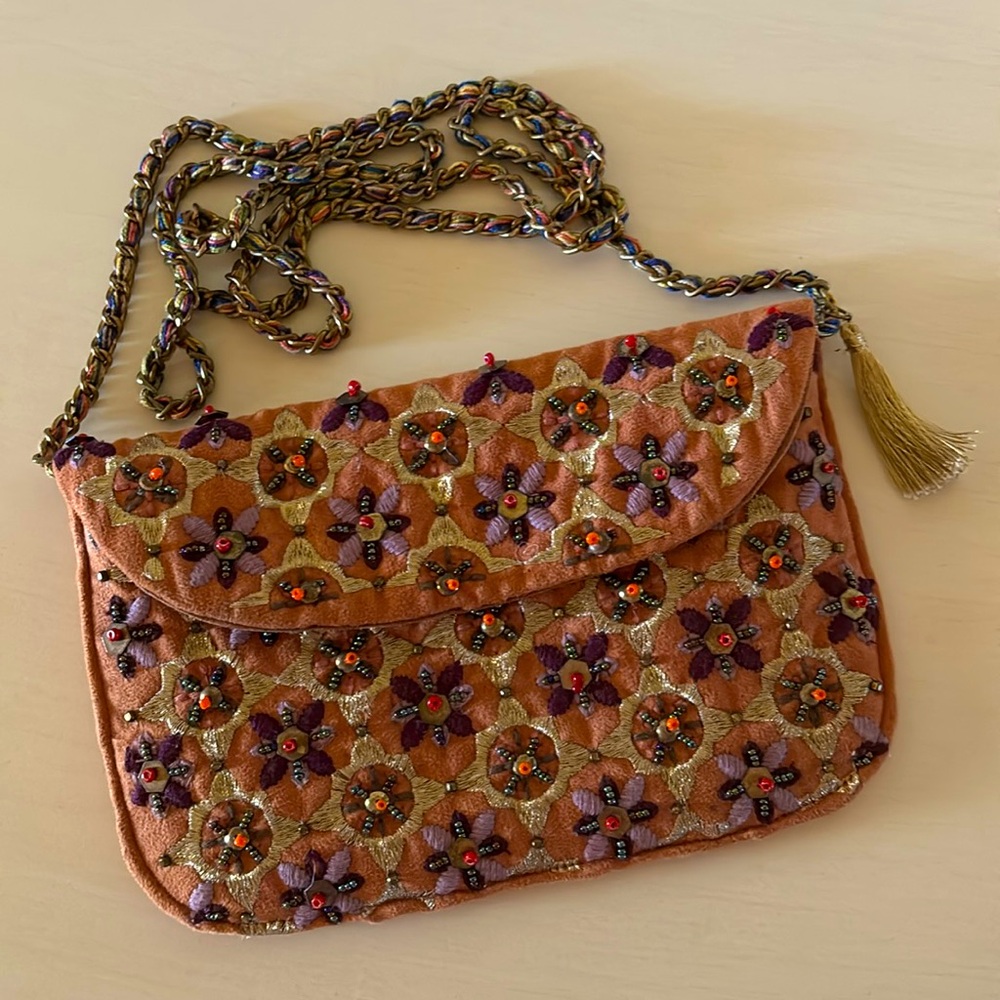 EUC! Beaded boho embroidered floral crossbody or clutch
